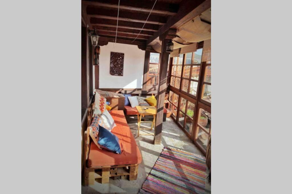 The Secret Lodge- New With Private Garage, Entire House Veliko Tărnovo Esterno foto